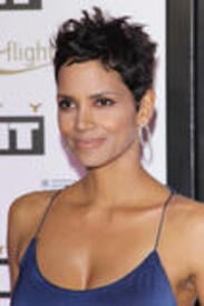 th_HalleBerry_fR_00_15_.jpg