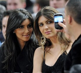 Kim_Kardashian_6_Brittny_Gastineau_2009-04-08_-_At_the_Detroit_Pistons_vs_New_York_Knicks_NBA_basketball_game_553.jpg