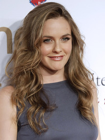 Alicia_Silverstone_2008-10-22_-_Peter_Alexander_store_lauch_party_La_044.jpg