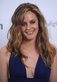 celeb-city.org-The_Elder-Alicia_Silverstone_2009-04-23_-_2009_Heart_of_Green_Awards.jpg