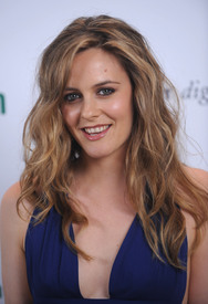 celeb-city.org-The_Elder-Alicia_Silverstone_2009-04-23_-_2009_Heart_of_Green_Awards_7122.jpg