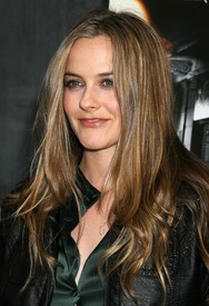 celeb-city.org-The_Elder-Alicia_Silverstone_2009-06-03_-_Tetro_Los_Angeles_Premiere_675.jpg