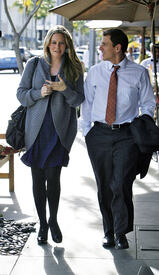 celebrity_paradise.com_TheElder_AliciaSilverstone2011_01_13_outsidearestaurantinBeverlyHills25.jpg