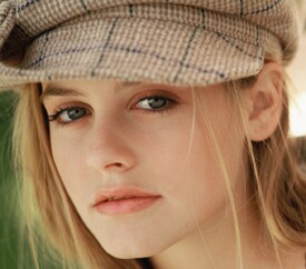 Alicia_Silverstone_Dana_Fineman_Photoshoot_001_2_.jpg