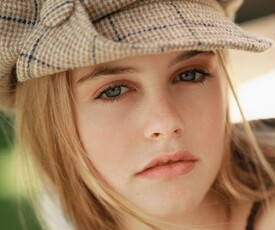 Alicia_Silverstone_Dana_Fineman_Photoshoot_001_3_.jpg