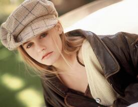 Alicia_Silverstone_Dana_Fineman_Photoshoot_001_7_.jpg