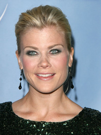 celebrity-paradise.com-The_Elder-Alison_Sweeney_2010-01-10_-_NBC_Universal49s_Press_Tour_Cocktail_Party_436.jpg