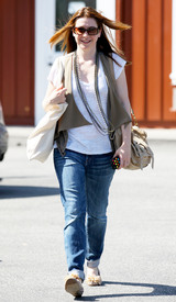 celebrity_paradise.com_TheElder_AlysonHannigan2011_03_30_ShoppinginBrentwood4.jpg