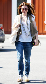 celebrity_paradise.com_TheElder_AlysonHannigan2011_03_30_ShoppinginBrentwood7.jpg