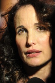 celebrity_paradise.com_TheElder_AndieMacDowell2011_03_14_AtLOrealParisLuncheoninMelbourne10.jpg