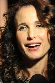 celebrity_paradise.com_TheElder_AndieMacDowell2011_03_14_AtLOrealParisLuncheoninMelbourne11.jpg