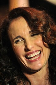 celebrity_paradise.com_TheElder_AndieMacDowell2011_03_14_AtLOrealParisLuncheoninMelbourne12.jpg