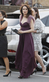 celebrity_paradise.com_TheElder_AndieMacDowell2011_03_15_attendsthefirstrunwayshowinDocklands9.jpg