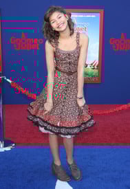 Preppie_Zendaya_at_the_Gnomeo_And_Juliet_premiere_2.jpg