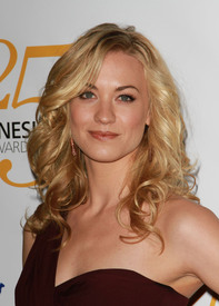 celebrity_paradise.com_TheElder_YvonneStrahovski28.jpg