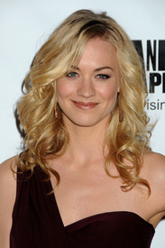 celebrity_paradise.com_TheElder_YvonneStrahovski8.jpg