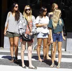 celebrity_paradise.com_TheElder_WhitneyPort2011_03_15_outandaboutinBeverlyHillswithfriends14.jpg