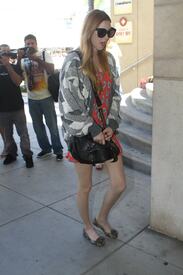 celebrity_paradise.com_TheElder_WhitneyPort2011_03_15_outandaboutinBeverlyHillswithfriends5.jpg