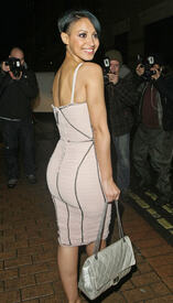 celebrity_paradise.com_TheElder_JadeEwenandAmelleBerrabah2010_03_20_leavingAltoclub8.jpg