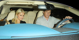 Paris Hilton 2011_03_13_dinnerwiththefamilyinBeverlyHills10.jpg