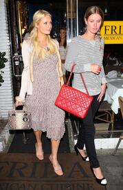 celebrity_paradise.com_TheElder_ParisandNickyHilton2011_03_16_familydineatFridaMexicanCuisine25.jpg