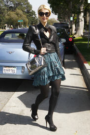 celebrity_paradise.com_TheElderParisHilton2011_03_18_atIlCieloinBeverlyHills_11.jpg