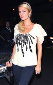 celebrity_paradise.com_TheElder_ParisHilton2011_03_22_atBOASteakouseinWestHollywood11.jpg