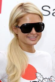 celebrity_paradise.com_TheElder_ParisandNickyHilton2011_03_27_ReliefRun40.jpg