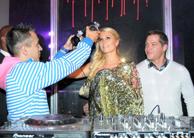 celebrity_paradise.com_TheElder_ParisHilton2011_03_29_AtCentricalDiscothequeinMexico21.jpg