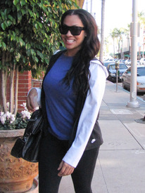 LaLaVasquez_LeavingaworkoutinBeverlyHills_January420111.JPG