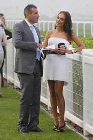 celebrity_paradise.com_TheElder_TamaraEcclestone2011_03_26_atTheDubaiGoldCupinOmarKhyami15.jpg