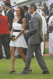 celebrity_paradise.com_TheElder_TamaraEcclestone2011_03_26_atTheDubaiGoldCupinOmarKhyami4.jpg