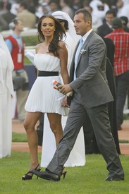 celebrity_paradise.com_TheElder_TamaraEcclestone2011_03_26_atTheDubaiGoldCupinOmarKhyami6.jpg