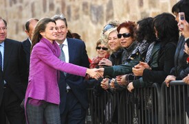 celebrity-paradise.com-The_Elder-Princess_Letizia_2009-11-03_-__Visits_Zamora_in_Spanien_0286.jpg