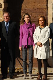 celebrity-paradise.com-The_Elder-Princess_Letizia_2009-11-03_-__Visits_Zamora_in_Spanien_0434.jpg