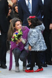 celebrity-paradise.com-The_Elder-Princess_Letizia_2009-11-03_-__Visits_Zamora_in_Spanien_2382.jpg