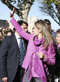 celebrity-paradise.com-The_Elder-Princess_Letizia_2009-11-03_-__Visits_Zamora_in_Spanien_421.jpg