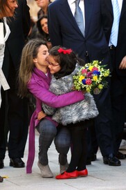 celebrity-paradise.com-The_Elder-Princess_Letizia_2009-11-03_-__Visits_Zamora_in_Spanien_5359.jpg