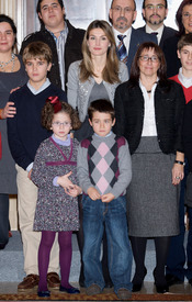 celebrity-paradise.com-The_Elder-Princess_Letizia_2009-12-22_-_Attends_Several_Audiences_in_Madrid_097.jpg