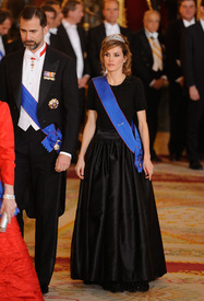 celebrity_paradise.com_TheElder_PrincessLetizia2011_03_07_galadinner10.jpg