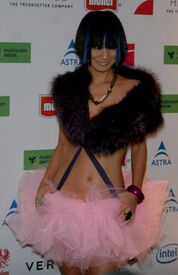 celebrity-paradise.com-The_Elder-Bai_Ling_2009-12-07_-_Movie_meets_Media_in_Hamburg_448.jpg