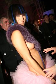 celebrity-paradise.com-The_Elder-Bai_Ling_2009-12-07_-_Movie_meets_Media_in_Hamburg_683.jpg