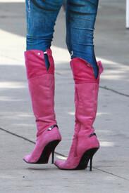 celebrity_paradise.com_TheElder_BaiLing2011_02_24_shoppingaroundBeverlyHills15.jpg