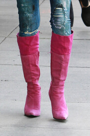 celebrity_paradise.com_TheElder_BaiLing2011_02_24_shoppingaroundBeverlyHills16.jpg