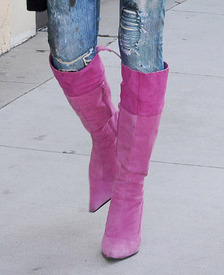 celebrity_paradise.com_TheElder_BaiLing2011_02_24_shoppingaroundBeverlyHills3.jpg