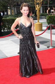 Olesya_Rulin_60th_Creative_Arts_Emmy_Awards_11.jpg