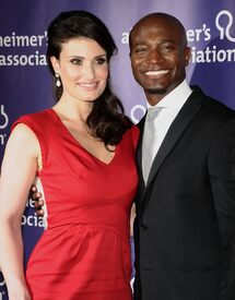 Tikipeter_Idina_Menzel_19th_Annual_A_Night_At_Sardis_015.jpg