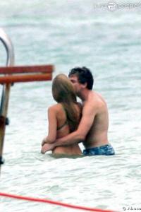 154171_leonardo_dicaprio_et_bar_refaeli_en_637x0_3.jpg