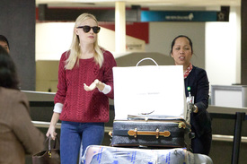 50065_celebrity_paradise.com_TheElder_KateBosworth2011_03_01_arrivesatLAX6_122_232lo.jpg