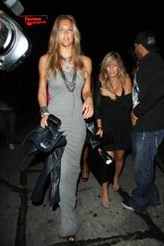 98531_Celebutopia-Bar_Rafaeli_at_Chateau_Marmont_after_the_MTV_Video_Music_Awards-01_122_886lo.jpg